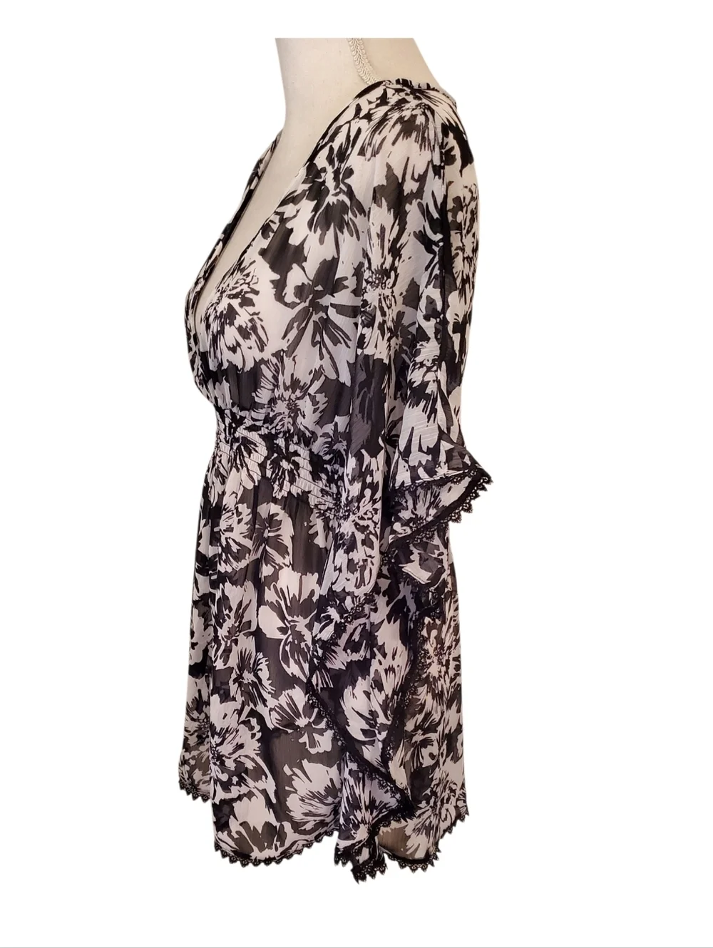 Time And Tru Black And White Floral Lace Trim Swim Cover Up Smocked Waist Size M